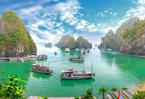 Les pains de sucre de la baie d’Ha Long
